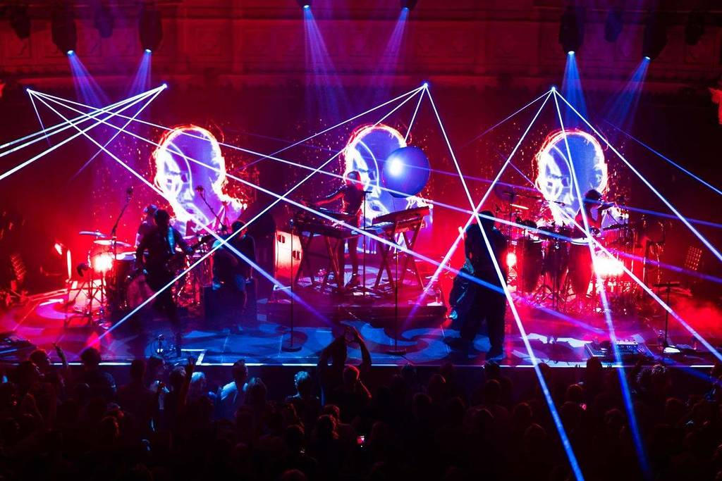 faithless on stage barton live manchester