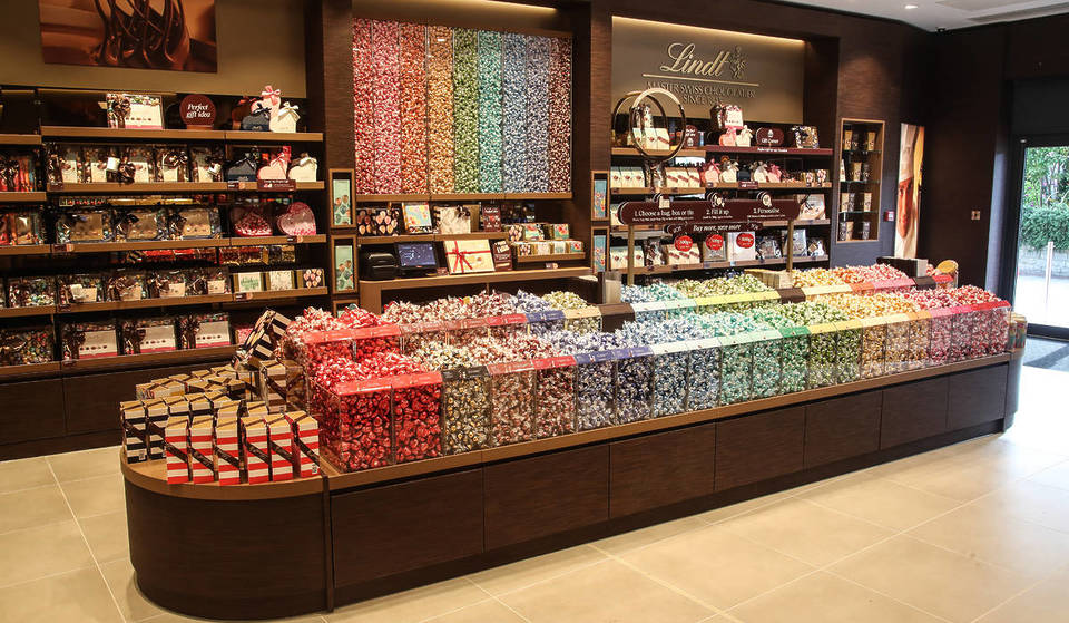 Lindt will open its 30th landmark UK chocolate shop at this shopping centre in Greater Manchester – and they will be giving away 250 goodie bags to celebrate