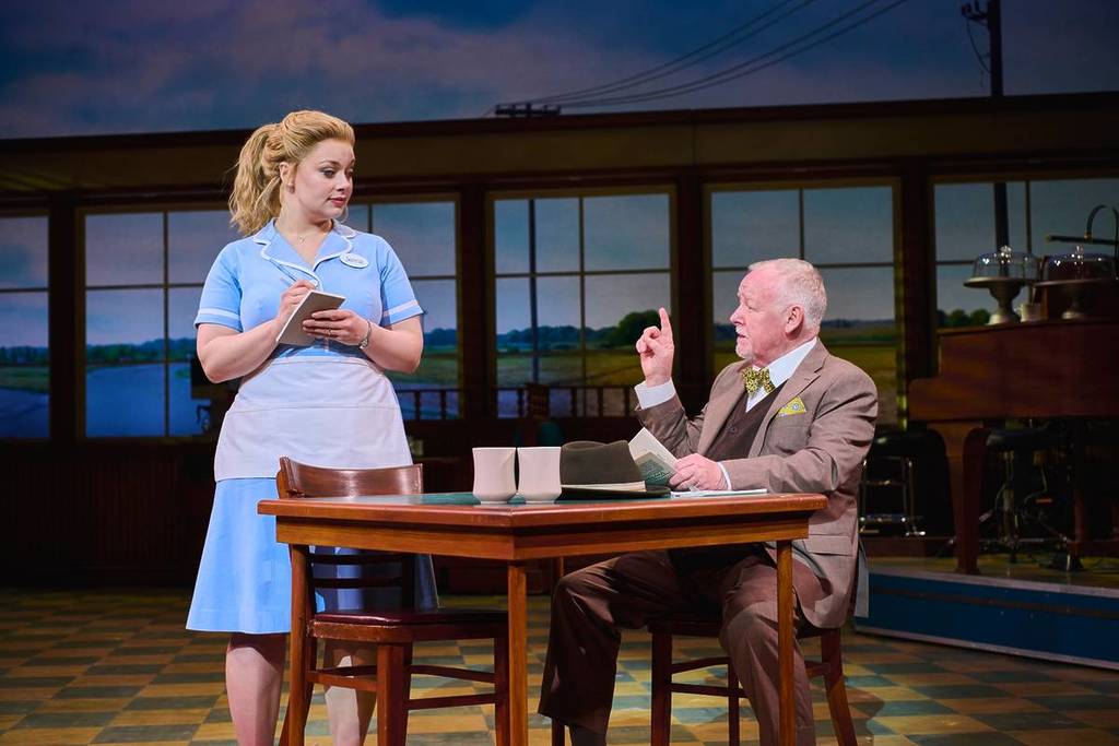 How ‘Waitress The Musical’ “opens itself one by one, like a chapter in a book” – and the inside scoop from star Les Dennis &amp; music writer Sarah Bareilles before it comes to Manchester