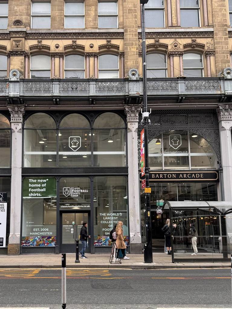 outside barton arcade on deansgate where cat cafe manchester IS