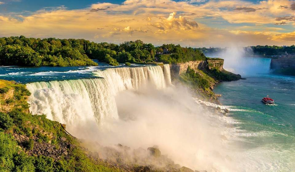 You can get a £409 return flight from Manchester straight to Ontario’s crystal-clear lakes in this exclusive Canadian airline sale — but you have to book before this date