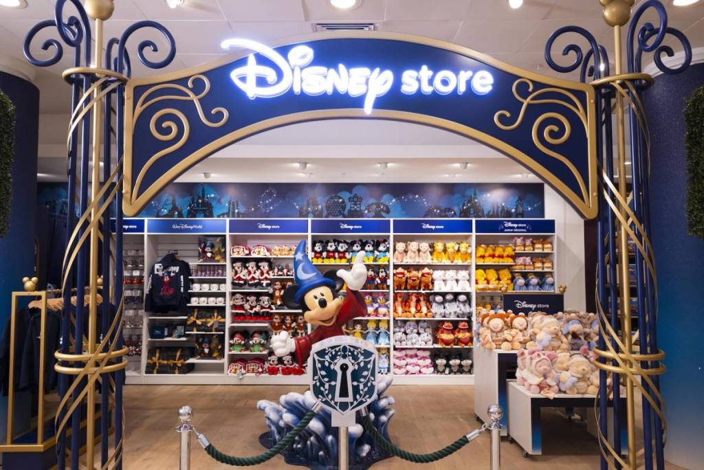 disney store opening selfridges manchester trafford centre