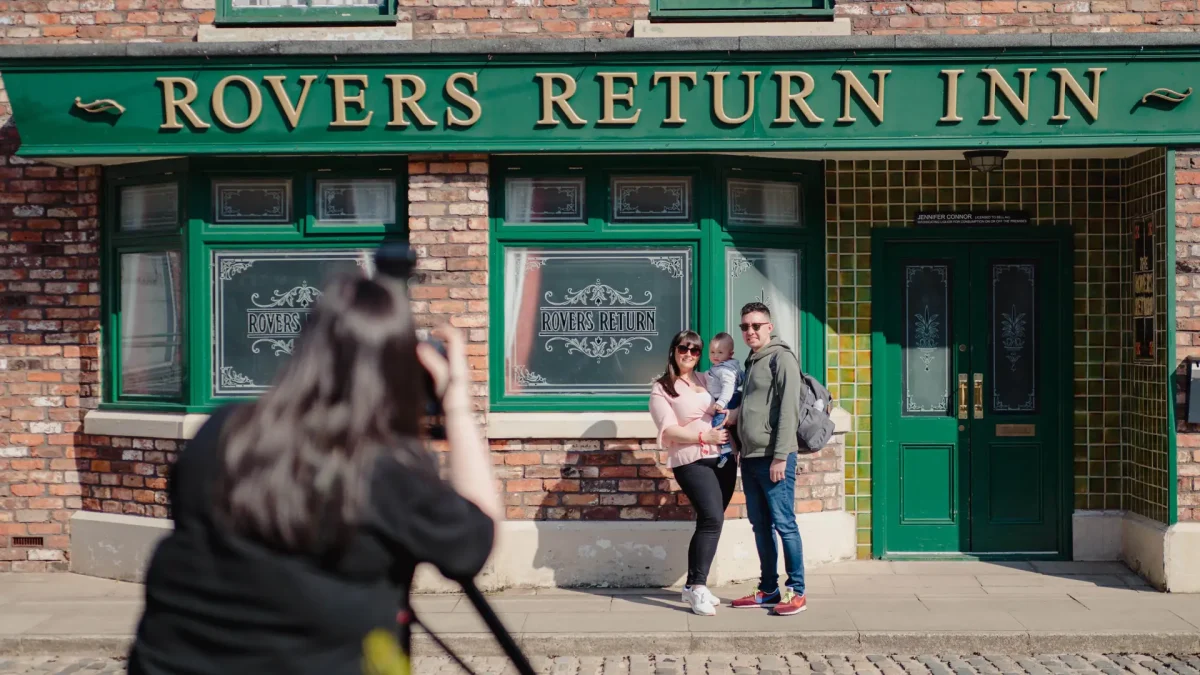 Soap fans can get paid £12.81 an hour to work on the cobbles at the Coronation Street Experience in Manchester