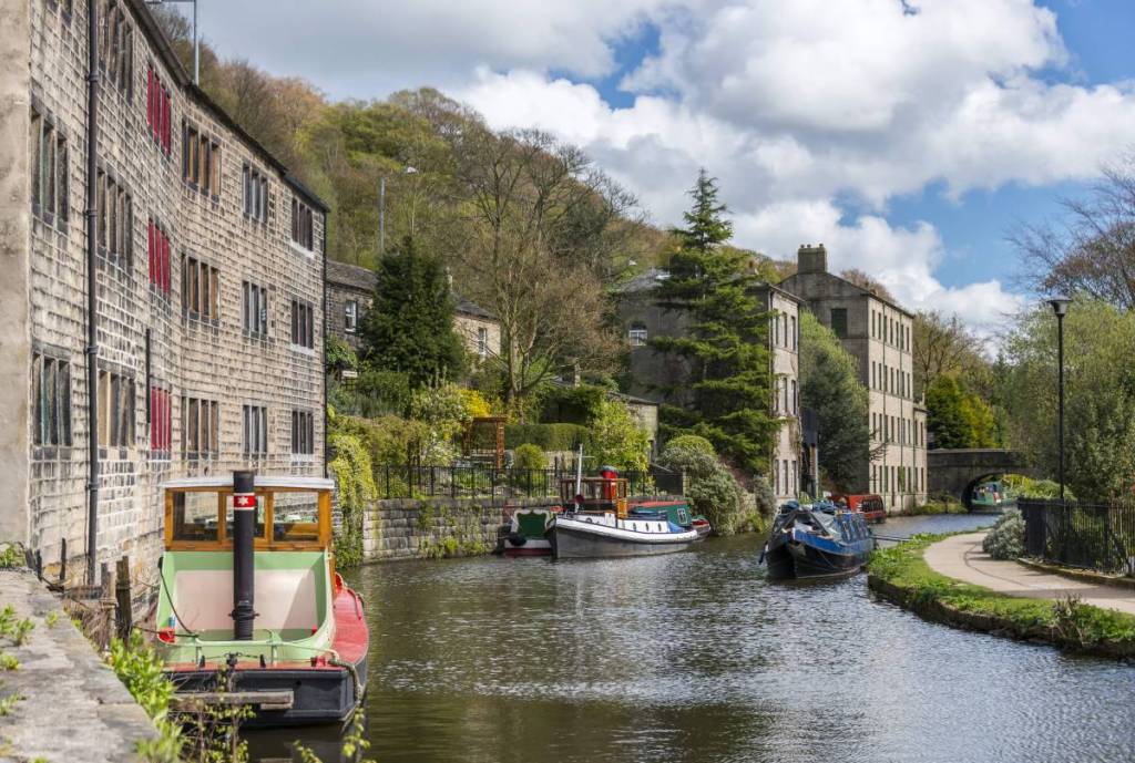 hebden bridge canal manchester day trips