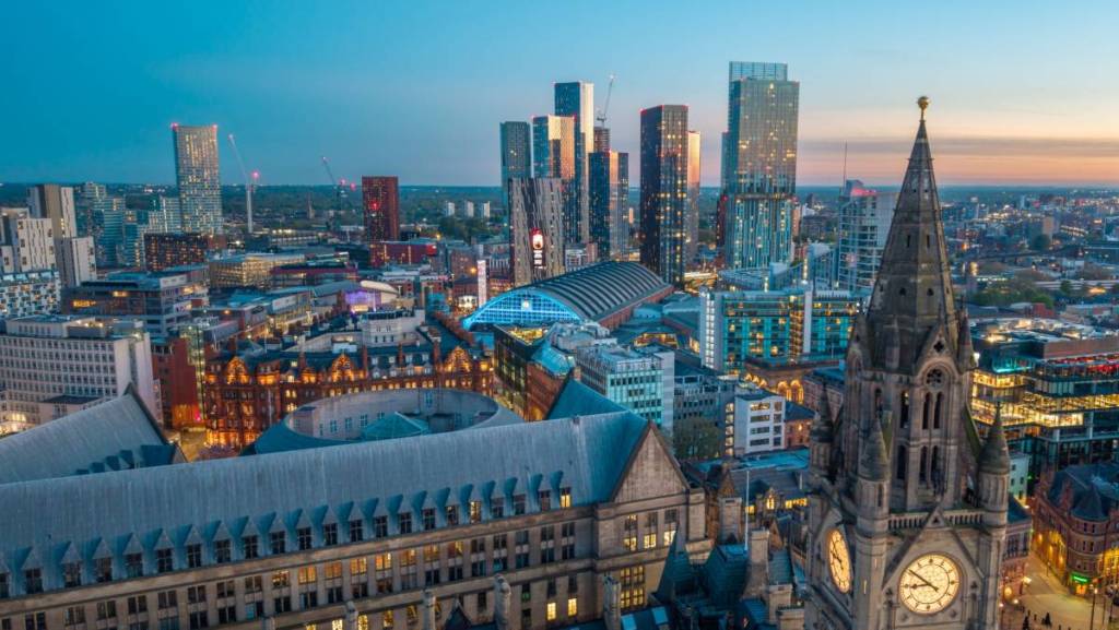 manchester skyline dusk