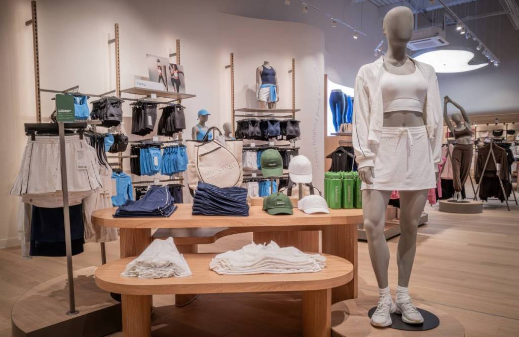 inside lululemon trafford centre store