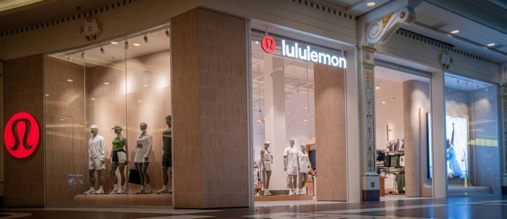 outside lululemon trafford centre store