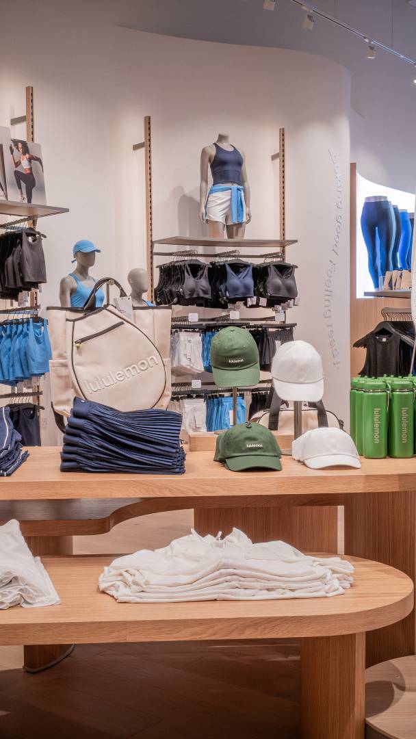 Lululemon has opened a new Trafford Centre flagship store alongside a limited-time £36 pop-up padel court