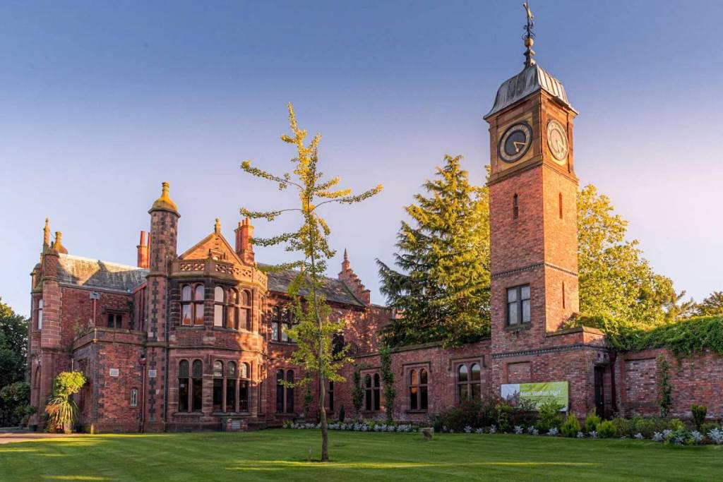 walton hall and gardens exterior 