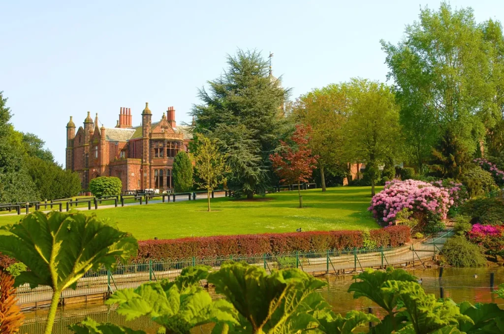 walton hall gardens exterior