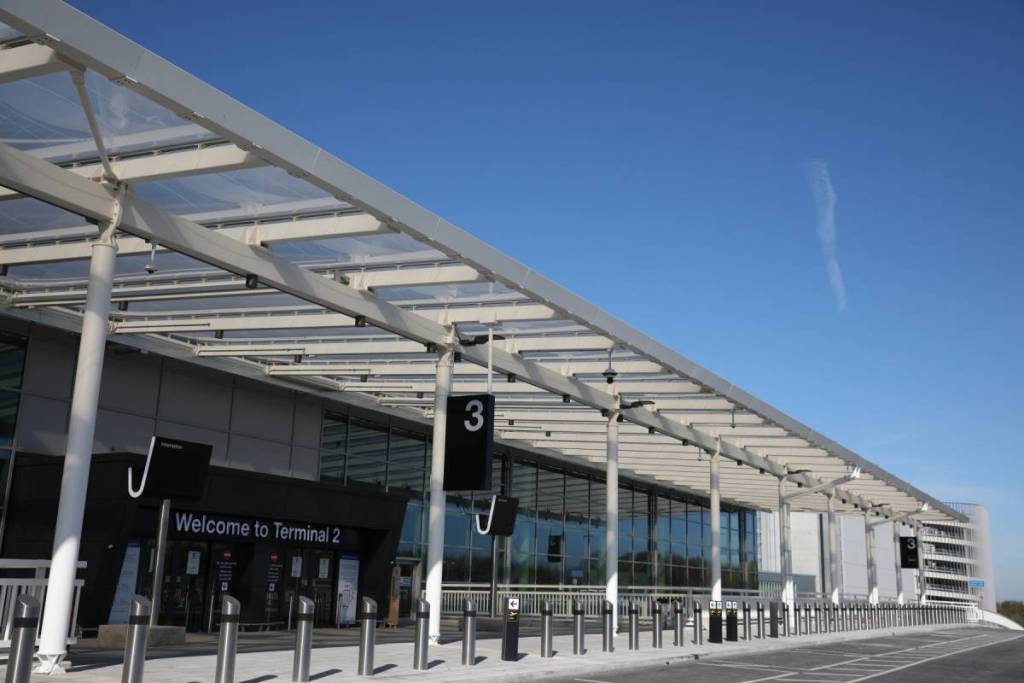 manchester airport drop off terminal 2