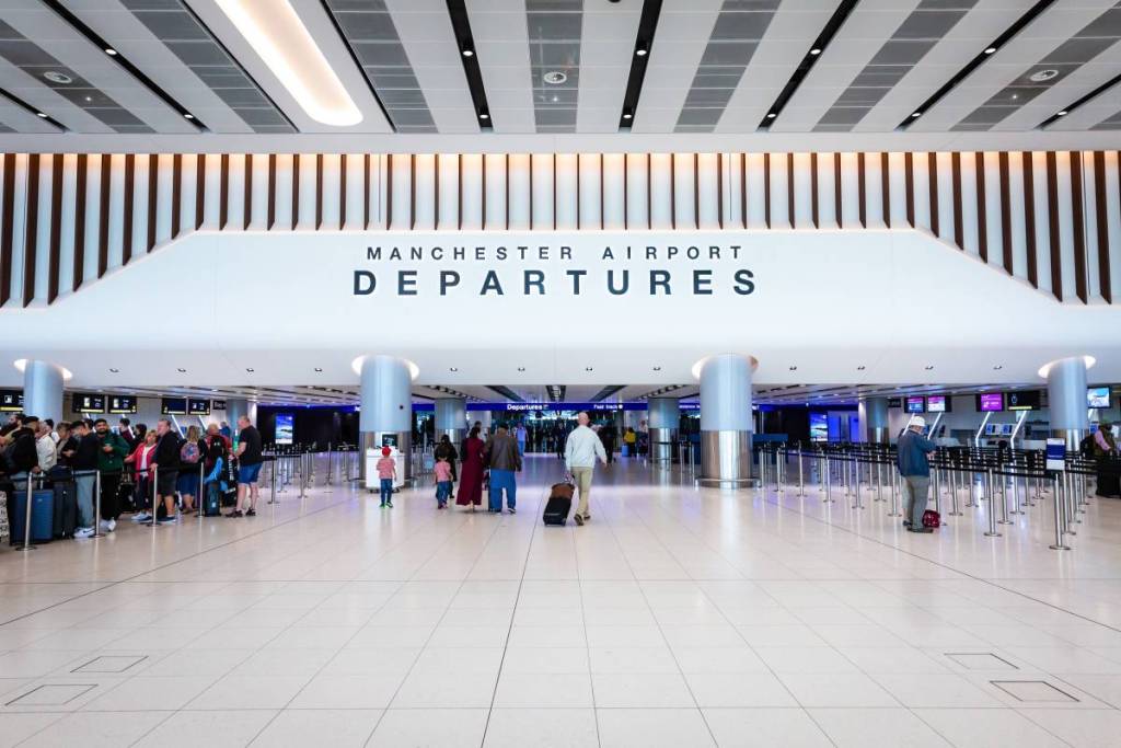 manchester airport departures