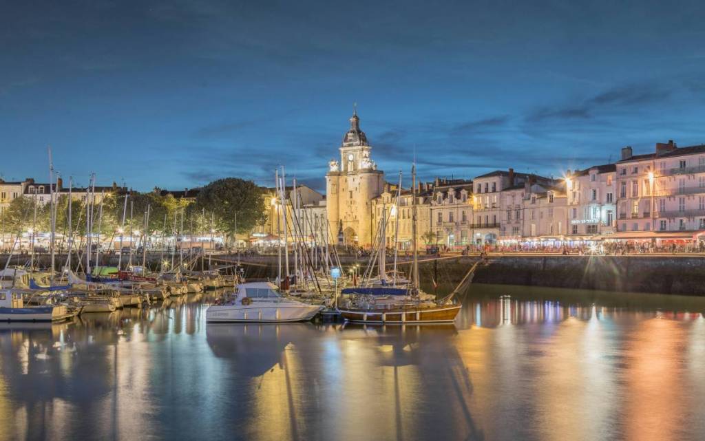 la rochelle jet2 flights manchester 2027
