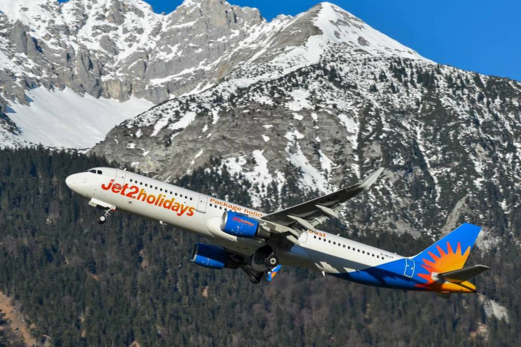 jet2 holidays plane