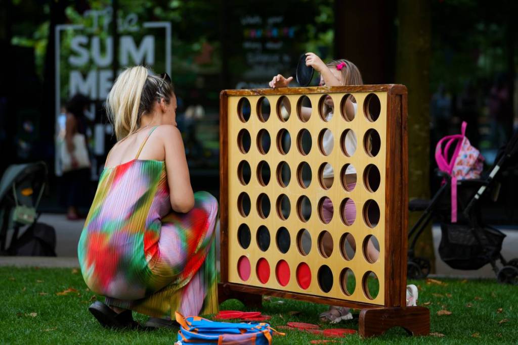 circle square manchester summer in the city picnic connect 4