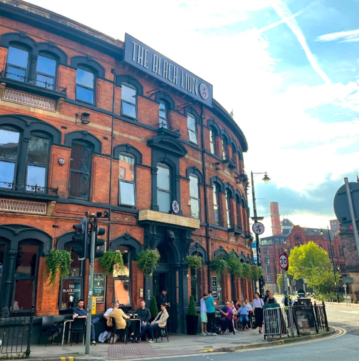 black lion pub salford
