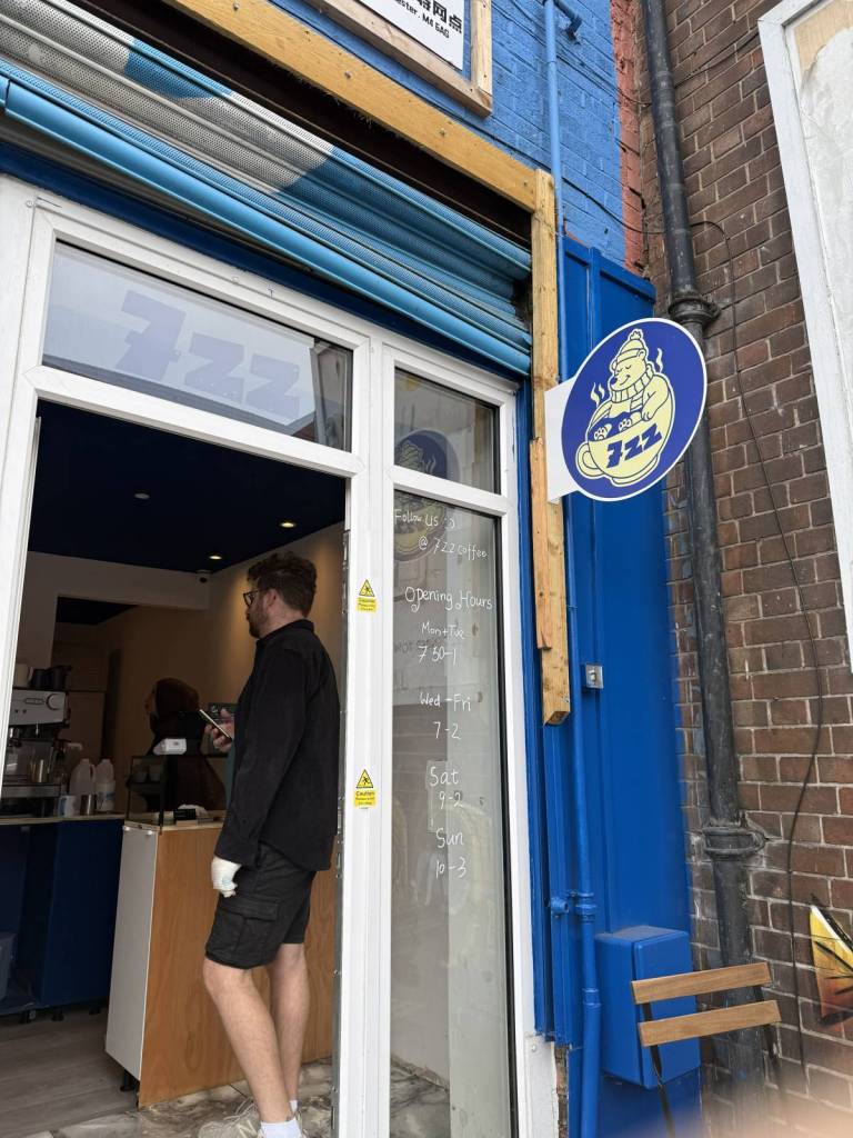 outside tiny 7ZZ cafe
