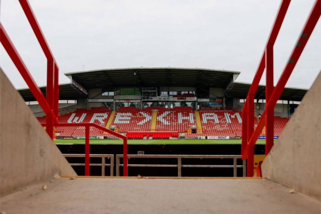 wrexham afc racecourse ground