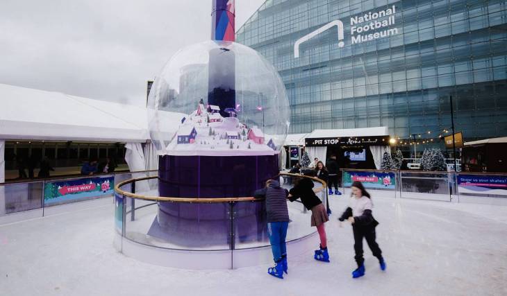 The highest Google-rated ice rink in the UK is officially returning to Manchester’s Cathedral Gardens – featuring a massive weatherproof canopy, £5 community tickets, and free skating for kids on Tuesdays