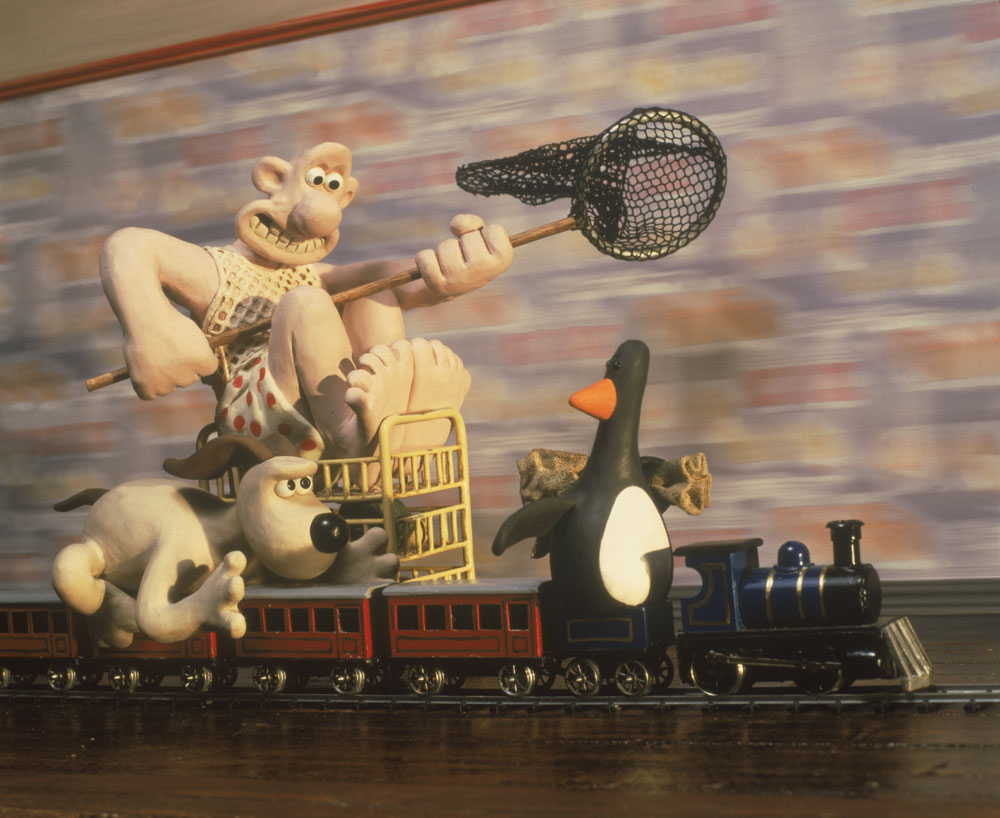 wallace and gromit on train chasing feathers mcgraw in wrong trousers episode