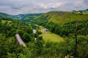 Four Peak District trails have been named amongst Britain’s best moderate hikes – including a 3.7-mile loop under 2 hours from Manchester with breathtaking views