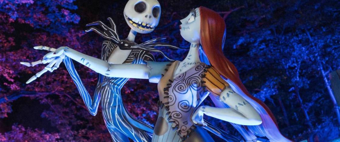 A hit Disney ‘Tim Burton’s The Nightmare Before Christmas’ Light Trail with over 1,700 luminous installations is now open in the UK for the very first time – step into the beloved film at a historic estate just 45 minutes from Manchester