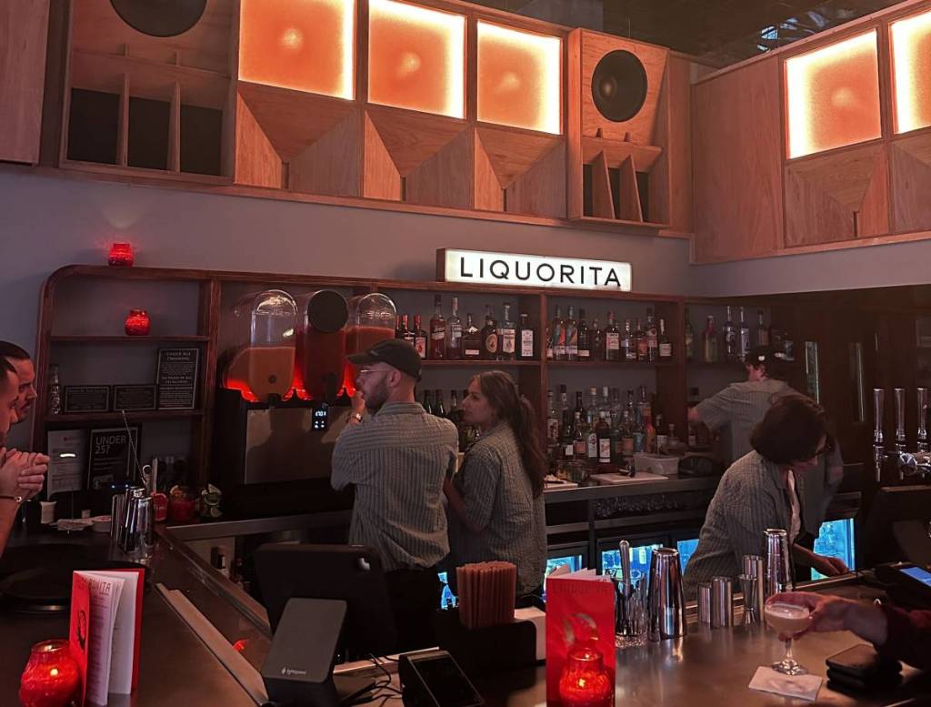 dahlia liquorita bar