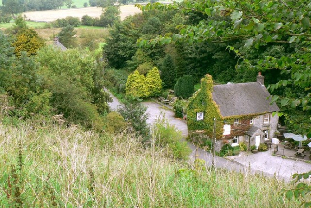 watts russell arms pub peak district cosiest