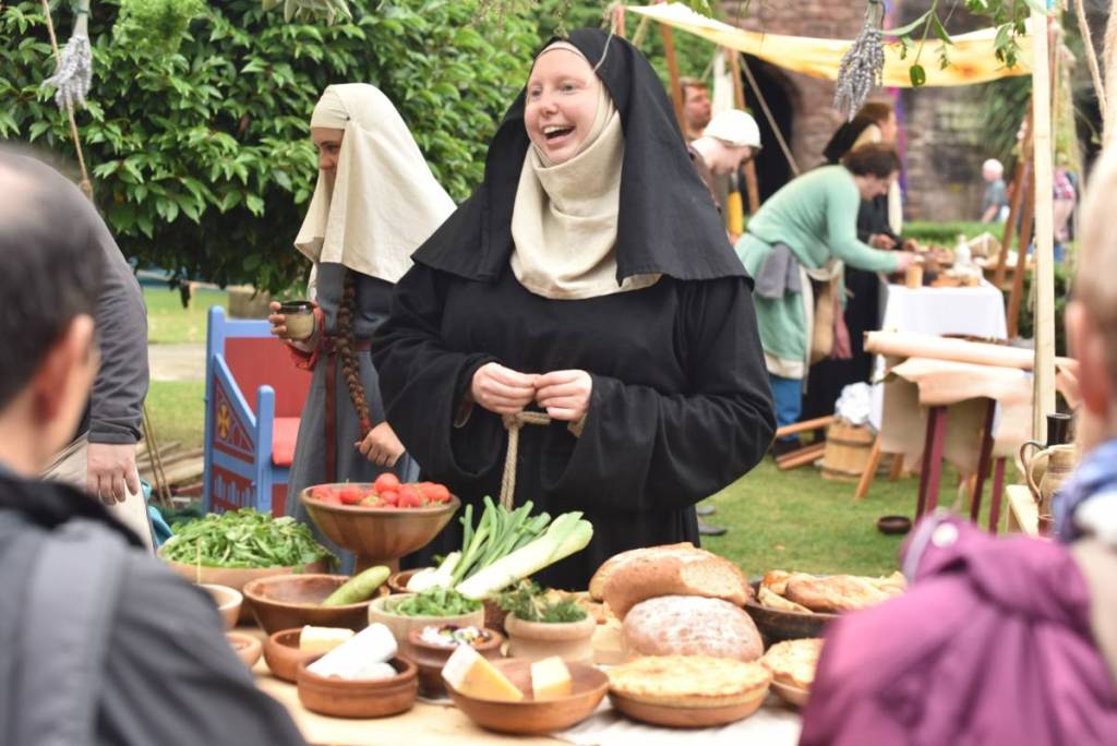 medieval faire manchester market stalls reenactment