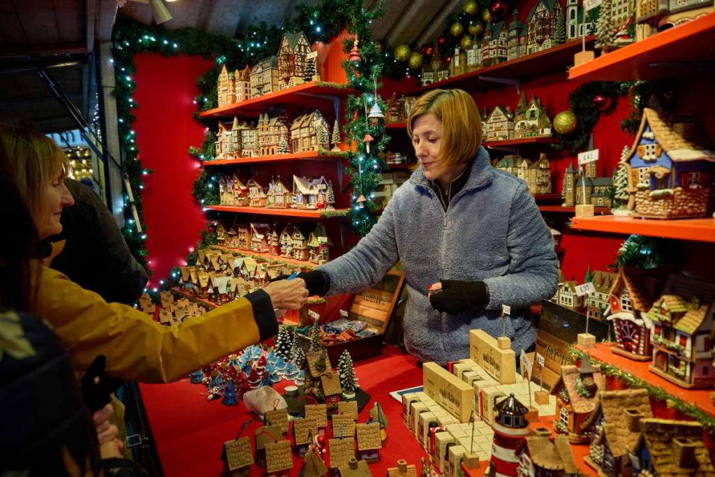 manchester christmas market stall