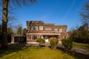 In 1935, a pioneering architect built a Streamline Moderne home in Salford; after surviving 91 years with its original wall panelling & geometric glazing, it has been listed Grade II to protect it forever