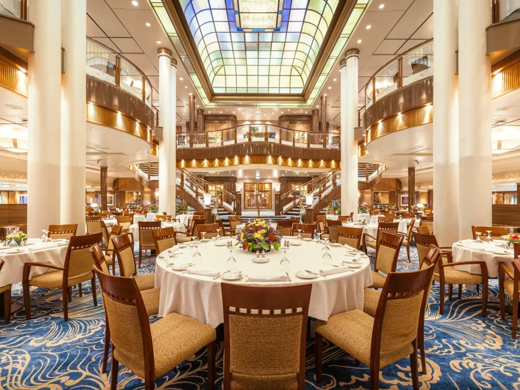queen mary 2 interior