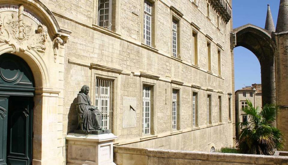 Les concerts Candlelight illuminent l’architecture unique d’un amphithéâtre prestigieux avec des milliers de bougies