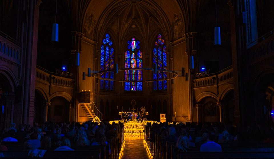 Das Candlelight-Konzert zum 100-jährigen Jubiläum der Warner Bros. Studios wirft ein Licht auf 100 Jahre Geschichtenerzählen