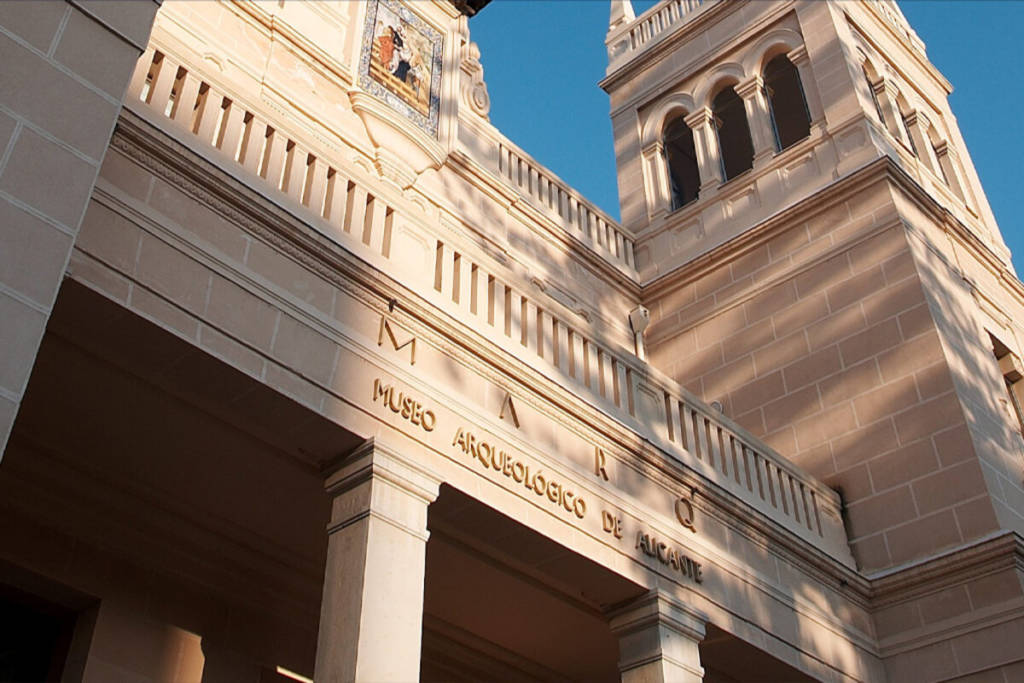 Fachada del Museo Arqueológico de Alicante