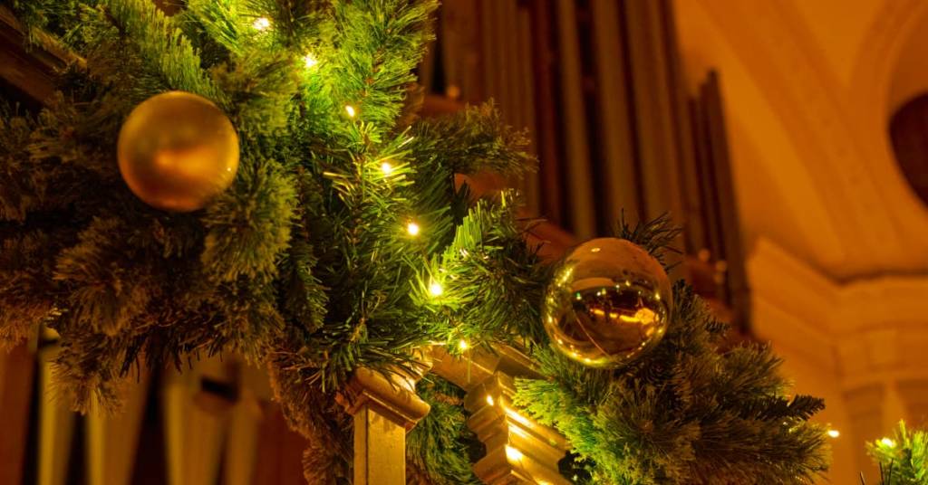 Capture the Enchantment Of The Holidays With These Magical Candlelight Concerts