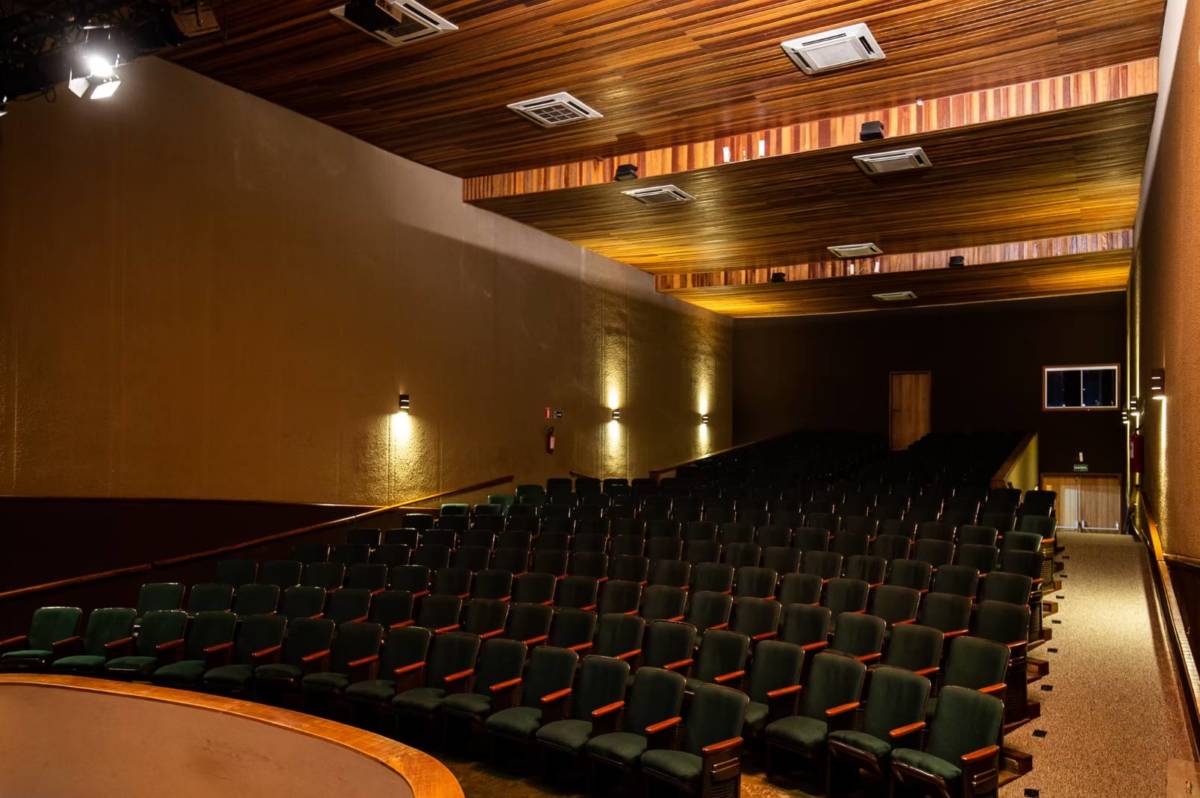 interior do Teatro Minaz