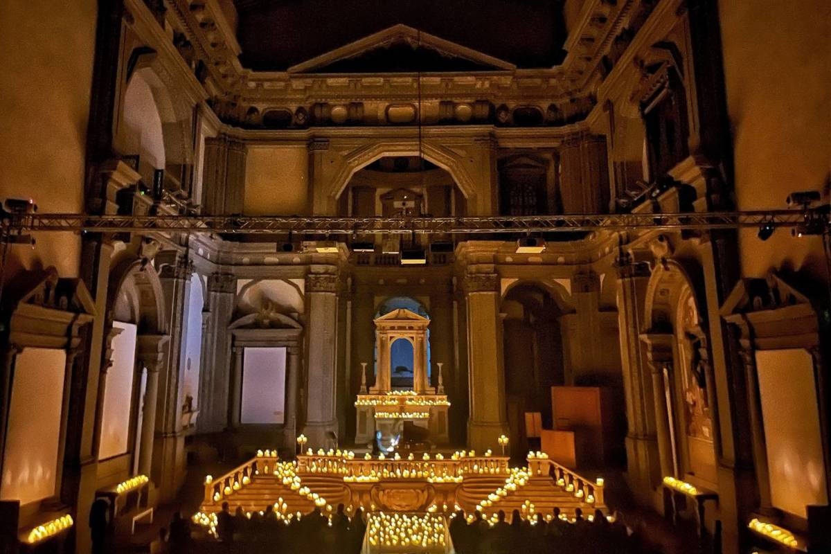 Cattedrale dell'immagine durante un concerto Candlelight