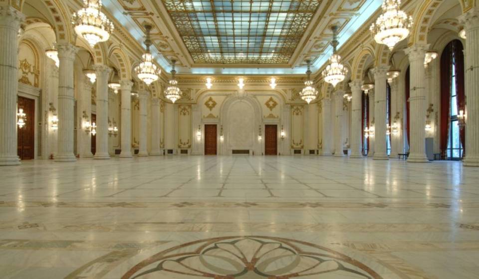 Povestea din spatele celei mai grele clădiri din lume — Curiozități despre controversatul simbol al Bucureștiului