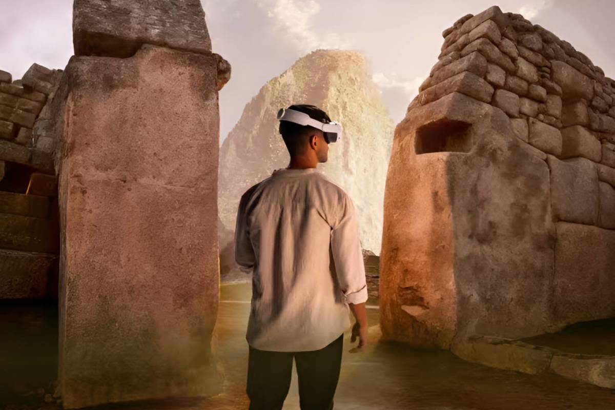 VR user exploring Machu Picchu: Journey to the Lost City