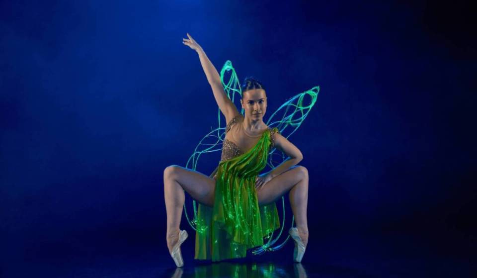Costumi luminosi e uno spettacolo di danza al buio: Ballet of Lights ti racconta indimenticabili fiabe attraverso la danza