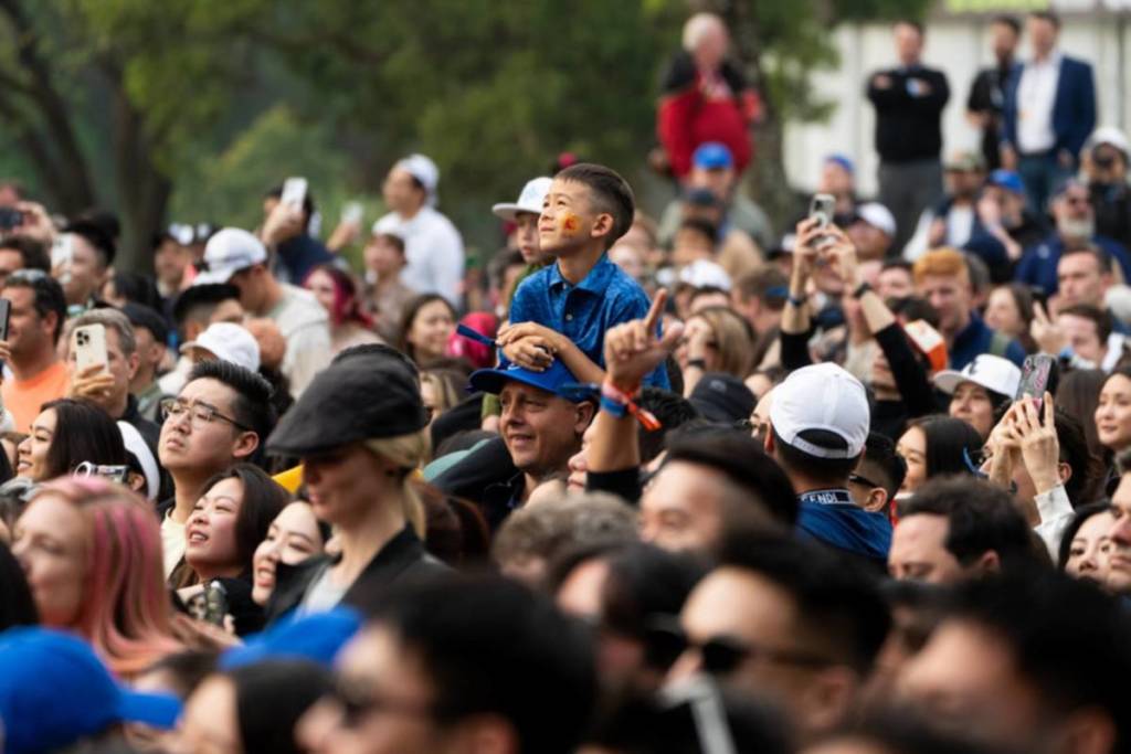 A crowd enjoying HSBC LIV Golf Honk Kong's festivites