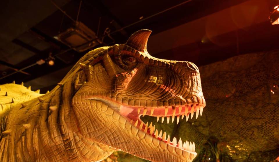 Dinossauros gigantes invadem Curitiba: Dinos Alive acaba de abrir as portas e você não pode perder