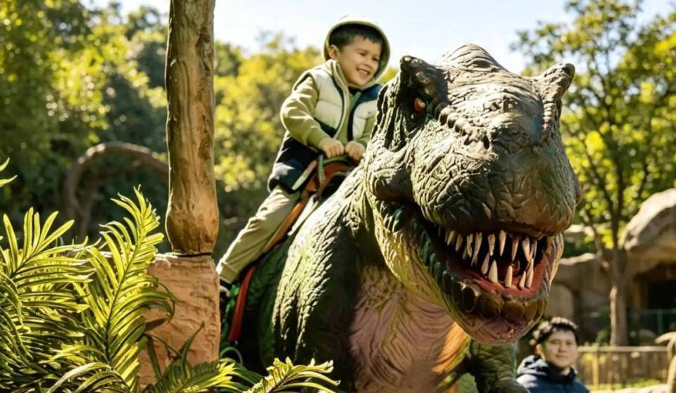 Visitá Dino Aventura Salto y descubrí una muestra con más de 35 animatronics, esqueletos a tamaño real y zonas interactivas