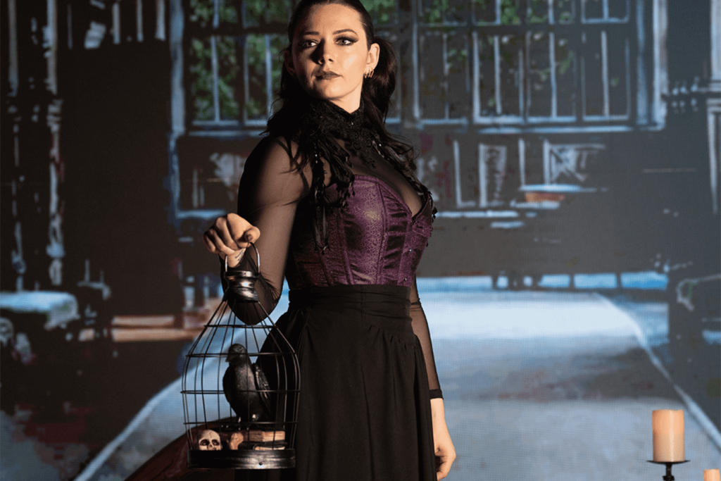 Actrice jouant pou Edgar Allan Poe Speakeasy