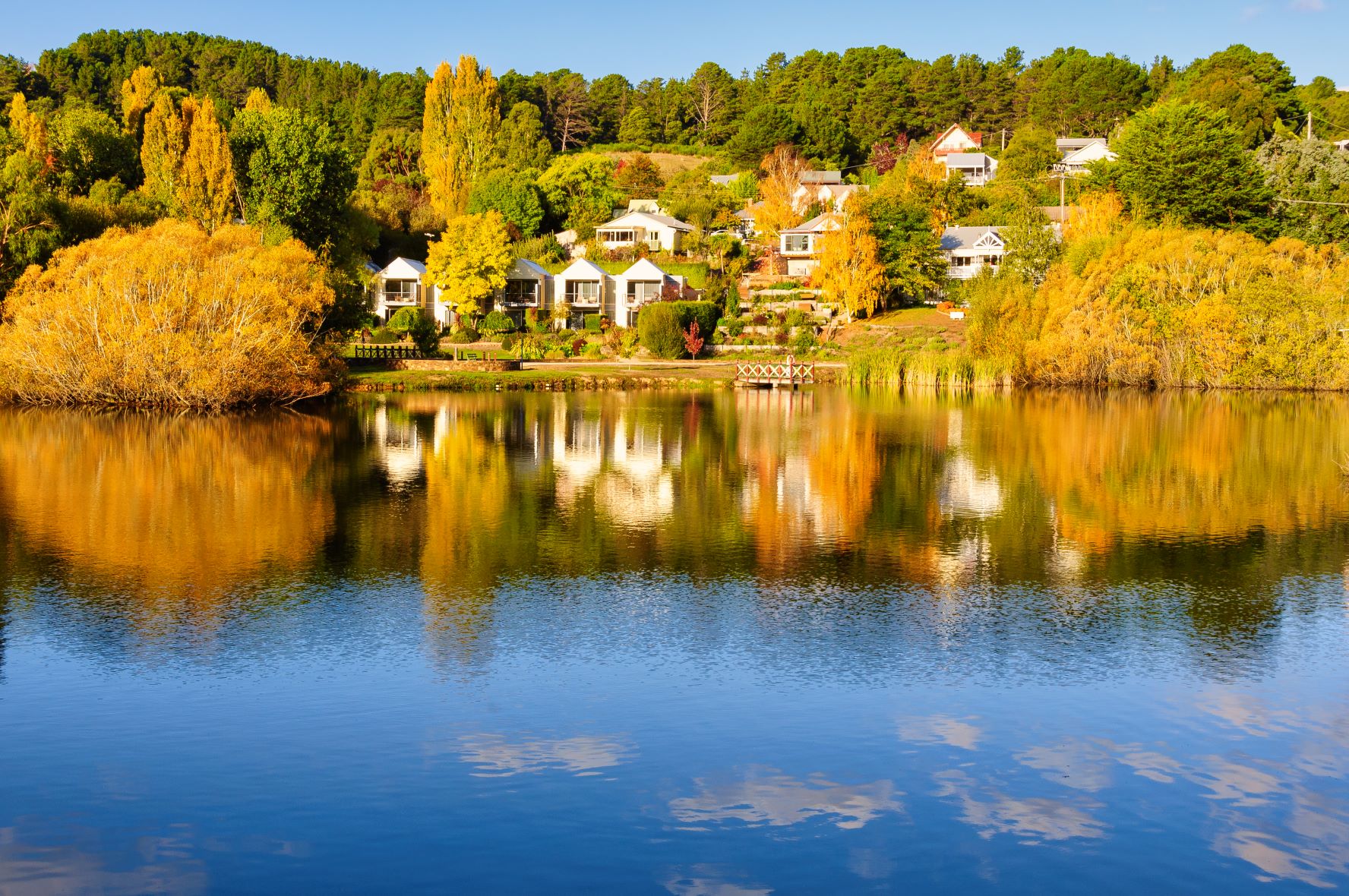 21-remarkable-places-to-see-autumn-leaves-in-melbourne-and-victoria