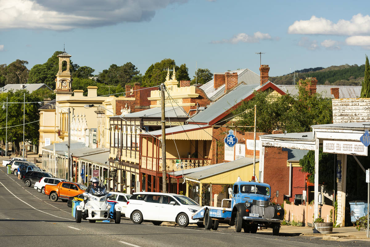 streetscape of Beechworth
