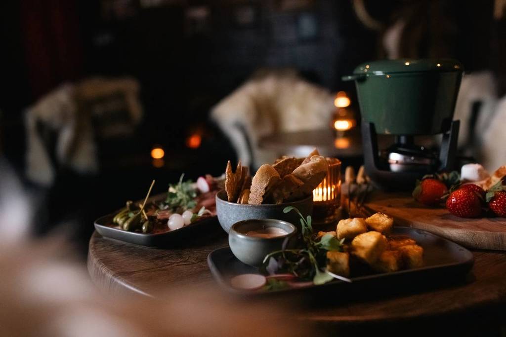 savoury snacks and chocolate fondue at understudy ski lodge