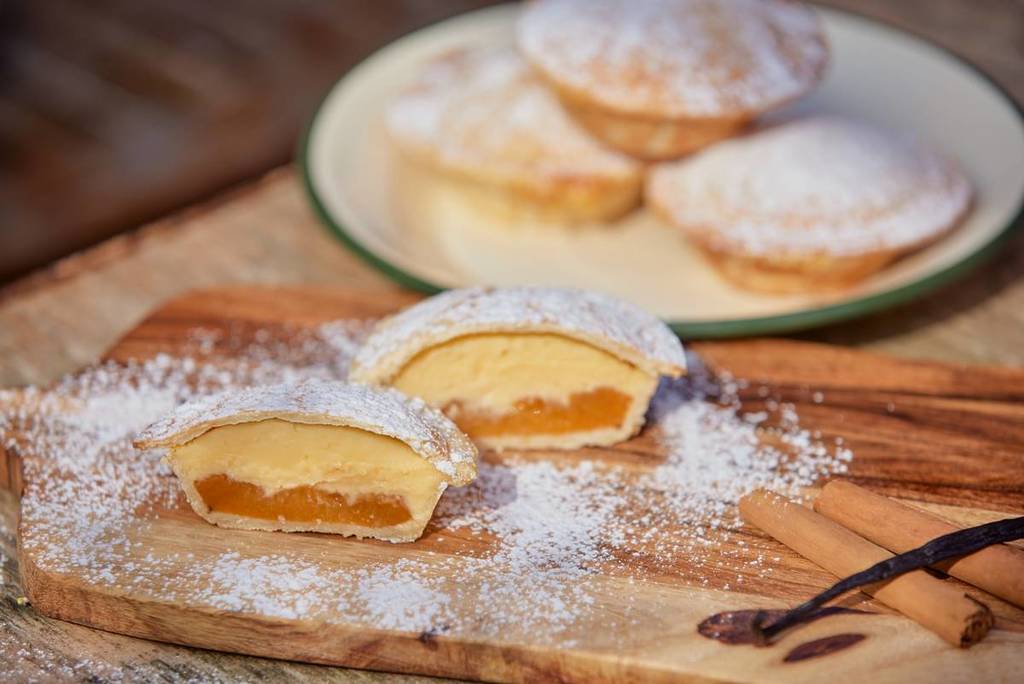 peach and custard pie