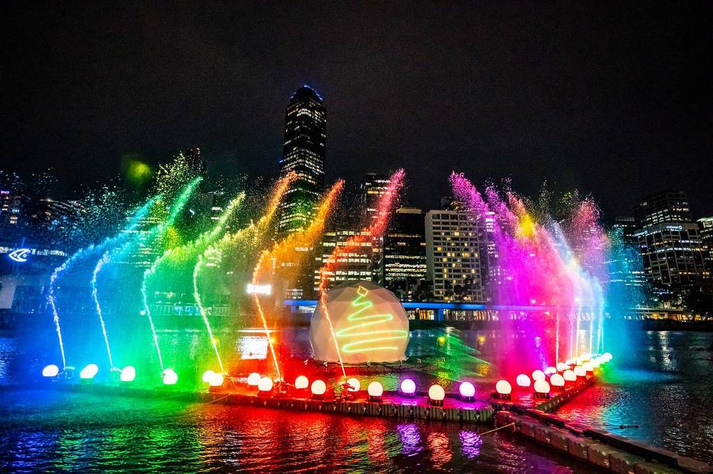 water fountains, lights and projections at the Crown Christmas River Show